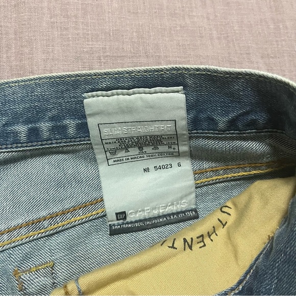 GAP Men's Slim Straight Jeans Light Blue Wash Faded Distressed Size 33 - Picture 4 of 8